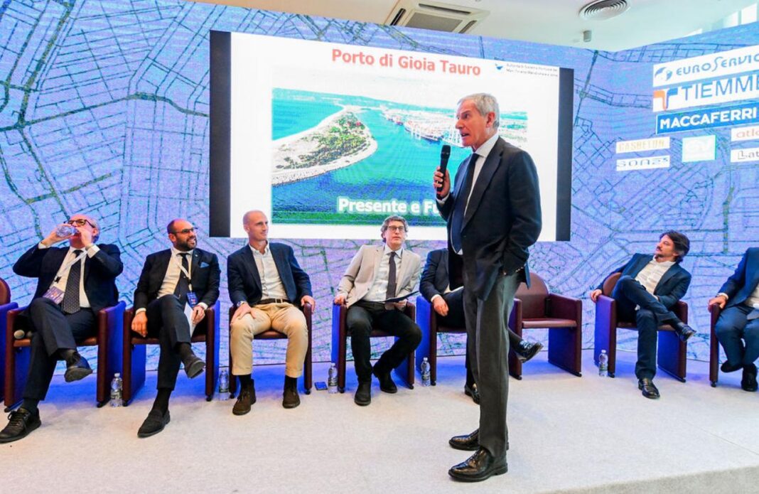 Gioia Tauro al centro dello sviluppo portuale: Agostinelli invoca meno burocrazia per il Mezzogiorno