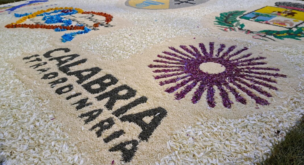 Taurianova, record di presenze per la settima edizione dell’Infiorata