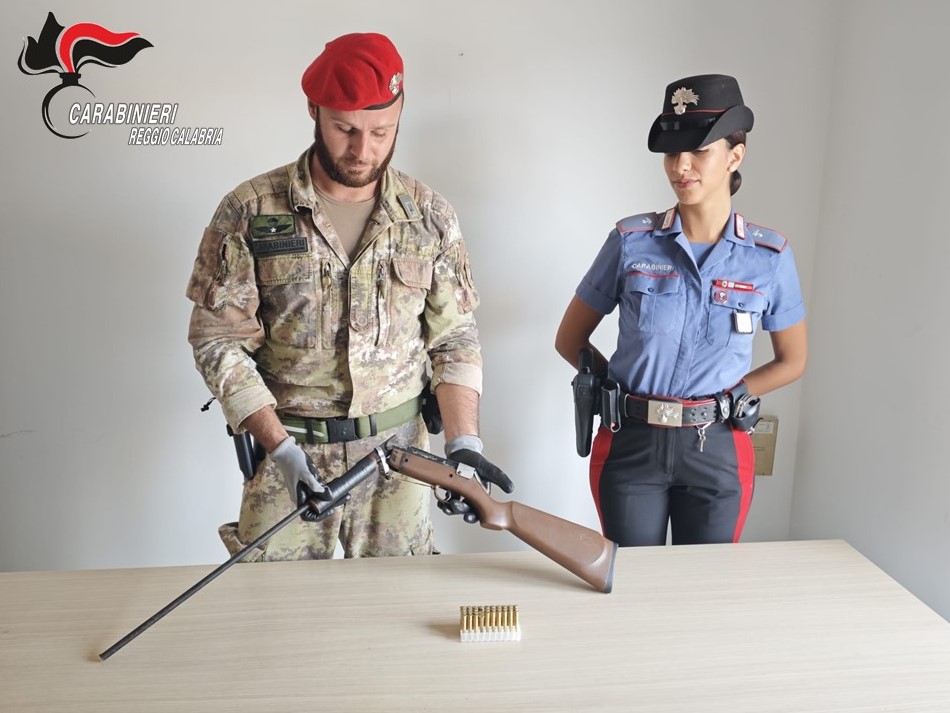 Aspromonte, scoperto arsenale nascosto: fucile e munizioni tra le rocce