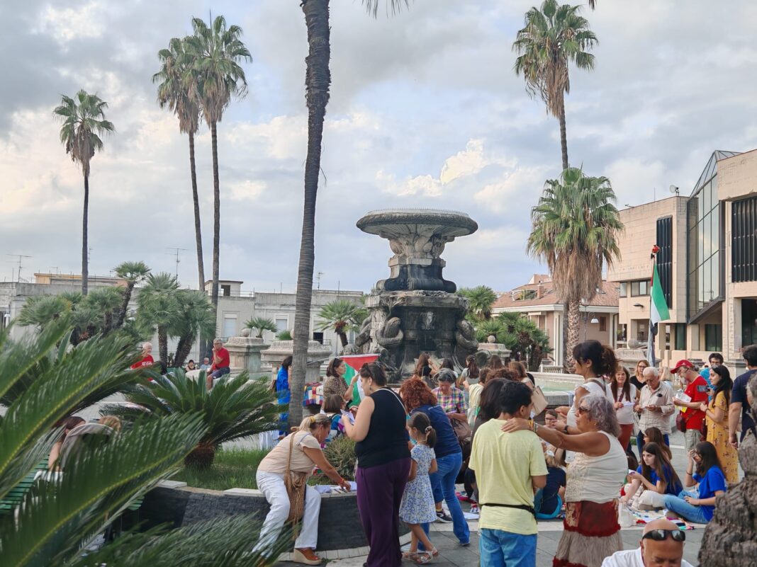 Dalla fontana al mare: Palmi salpa per la Palestina