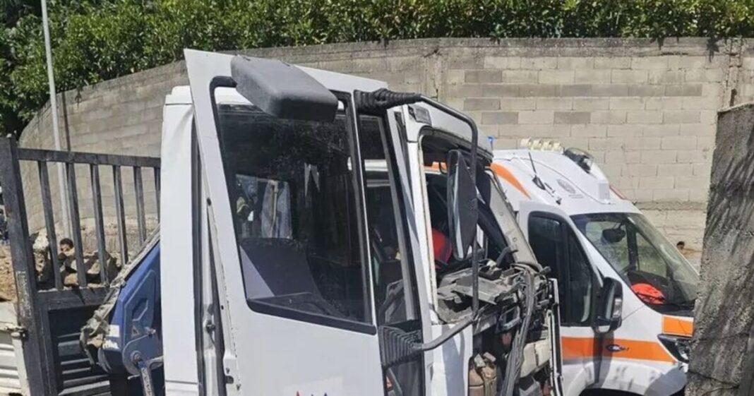 Tragedia sul lavoro a Sinopoli: operaio muore investito da camion fuori controllo