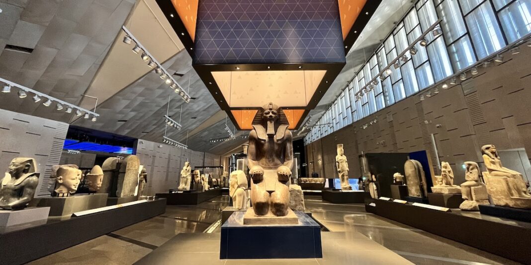 Il Grande Museo Egizio apre le porte: sette millenni di storia per rilanciare l’Egitto