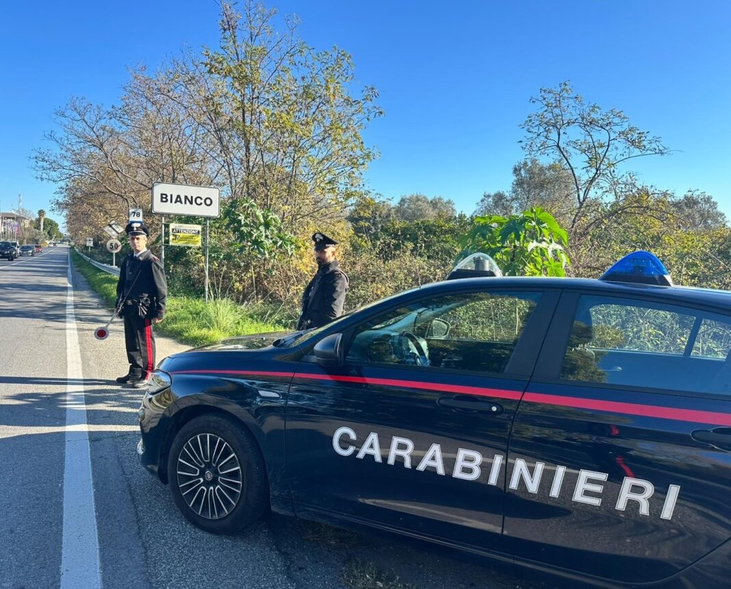 Bianco, controlli dei Carabinieri in cantiere edile: tre lavoratori in nero