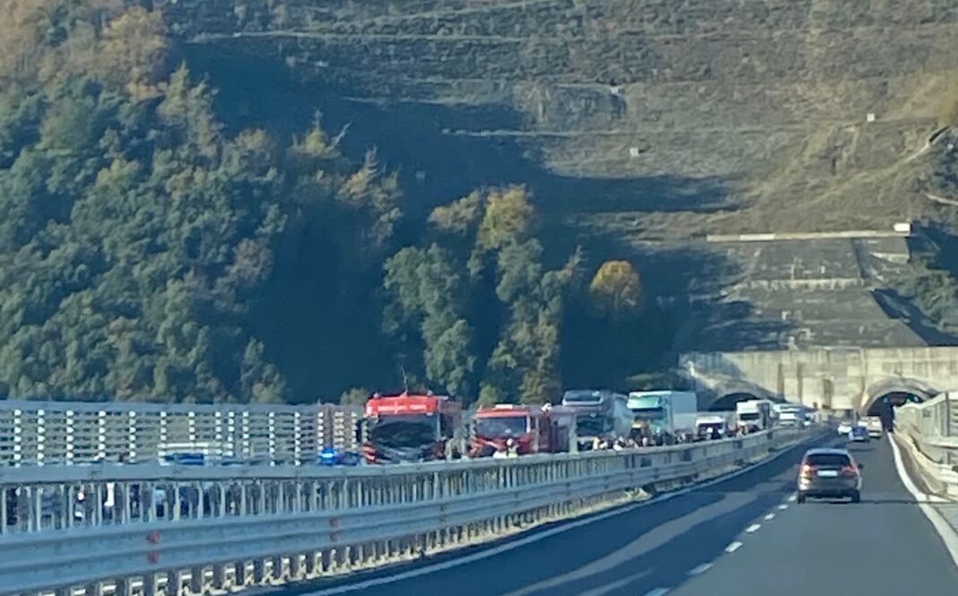 Assalto al portavalori sull’A2: solidarietà ai lavoratori e richiesta di maggiore sicurezza