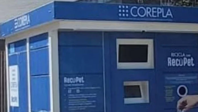 1626852_CfakepathMangiaplasticaGT_std