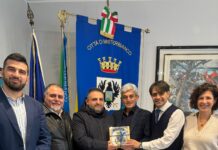 Palmi e Misterbianco rafforzano il patto culturale: le storiche maschere siciliane ospiti all’Ottava di Carnevale 2026