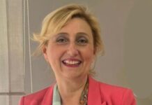 Diploma di Eccellenza alla preside Mariarosaria Russo: riconoscimento dal Ministero dell’Istruzione rumeno