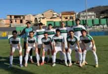 Palmese-Isola Capo Rizzuto 2-2: un punto che lascia rimpianti e allontana il sogno play off