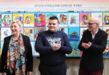 Rosarno, il “Piria” celebra la Giornata dell’Autismo: il talento di Daniele Iaropoli illumina la scuola dell’inclusione