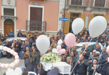 Polistena dice addio alla piccola Chiara. “Amare è più forte che morire”