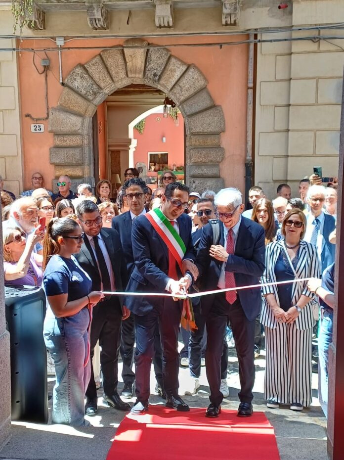 taglio del nastro