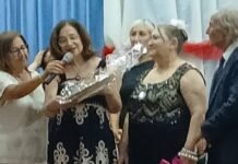 Debutto di “Fimmana”: applausi e commozione — la compagnia “Le maschere sognanti” porta in scena l’amore nelle sue sfumature più vere