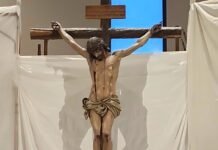 Gioia Tauro:Un nuovo Crocifisso di Antonio Reiné nella chiesa di San Gaetano Catanoso 811340820 2357813248083671 8632296768685512612 n