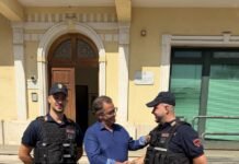 Polistena: colpito da un infarto, la polizia lo accompagnana tempestivamente in ospedale. Dopo la lunga riabilitazione torna in Commissariato per ringraziarli polistena salvato uomo colto da malore