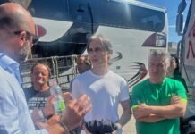 Falcomatà a Davoli al fianco dei lavoratori in protesta: «La Calabria che produce non ce la fa più» diavoli 2